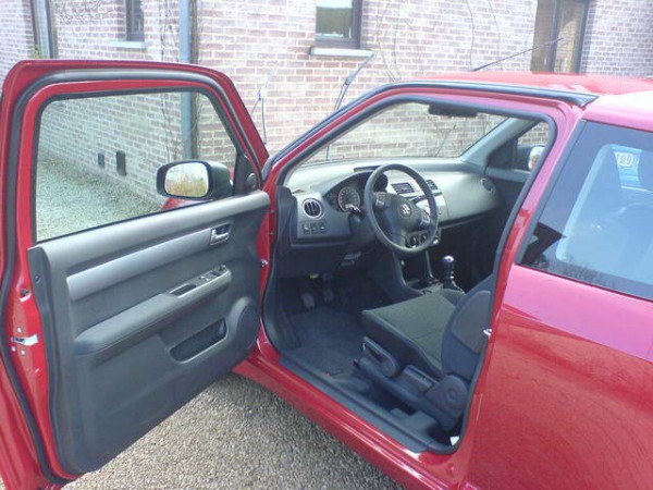 the_ferrari_man_1143142200_porte_ouverte.jpg